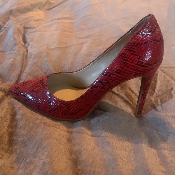 Snake skin heels two for one price.  Barely worn in excellent condition. - Picture 3 of 4